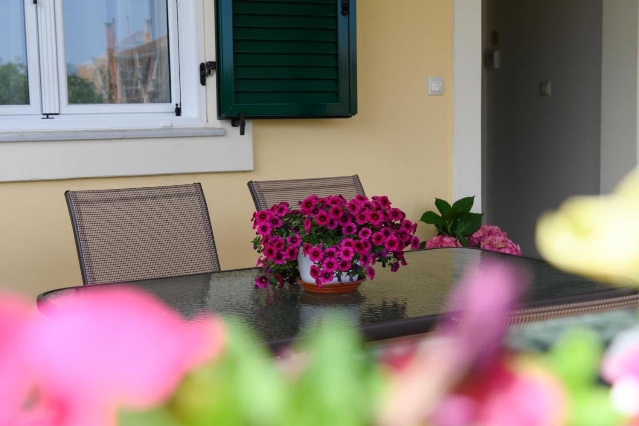 Nostalgia Corfu Town Apartments エクステリア 写真