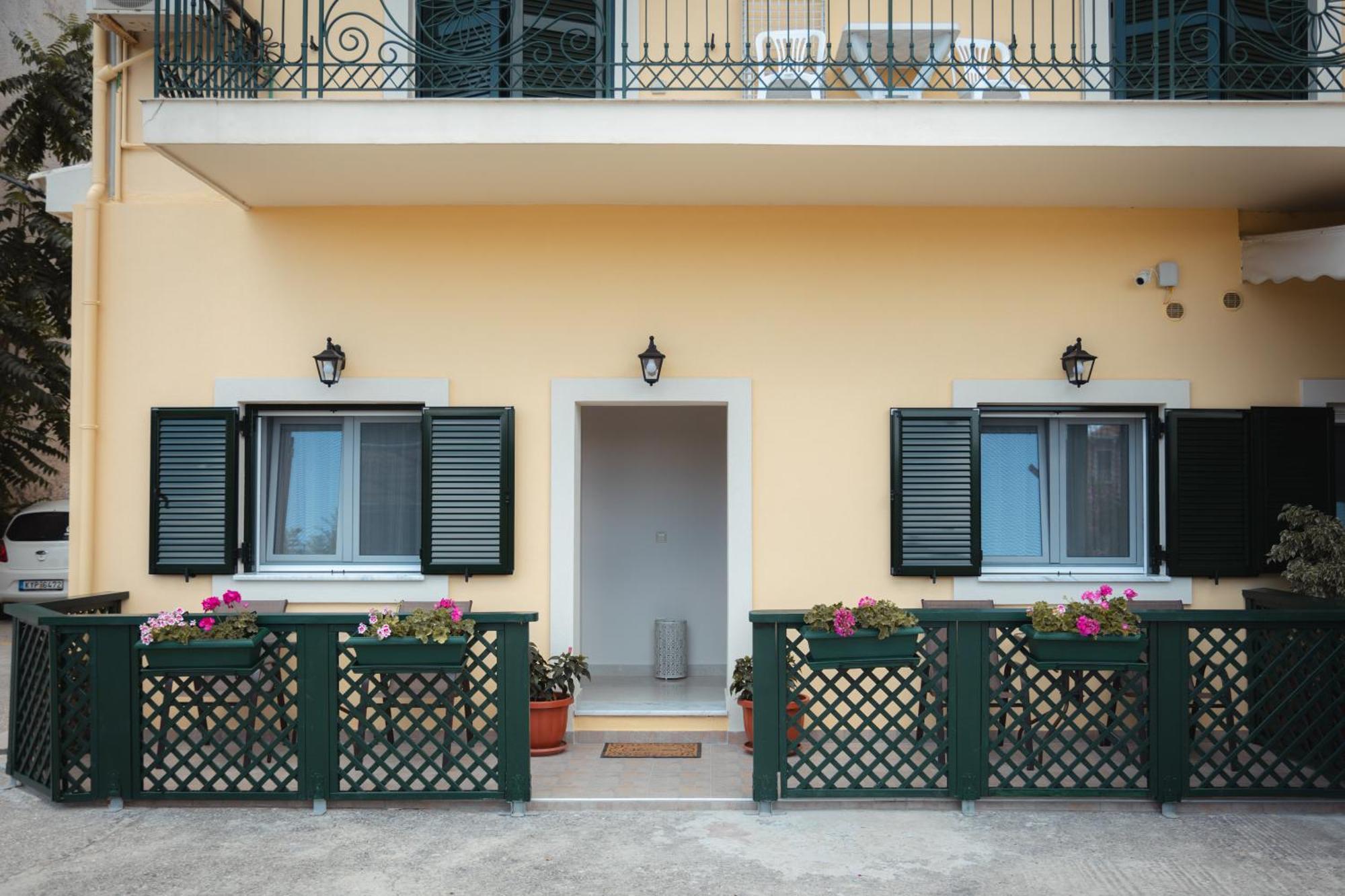 Nostalgia Corfu Town Apartments エクステリア 写真